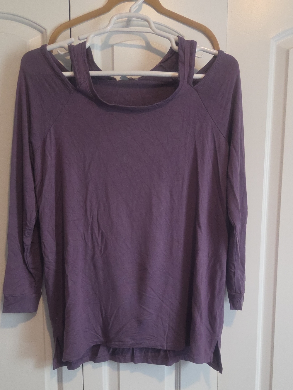 Kenneth Cole Reaction Purple Cold-Shoulder Long-Sleeve Top